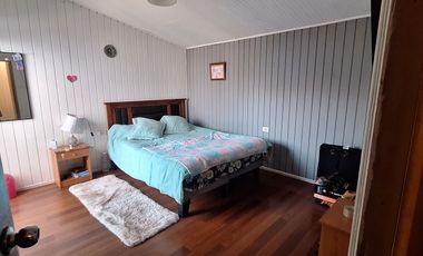 VENTA  DE CASA AMPLIADA, REGULARIZADA Y CON PANELES SOLARES