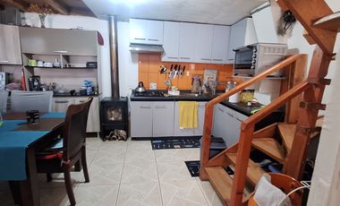 VENTA  DE CASA AMPLIADA, REGULARIZADA Y CON PANELES SOLARES
