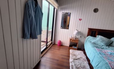 VENTA  DE CASA AMPLIADA, REGULARIZADA Y CON PANELES SOLARES