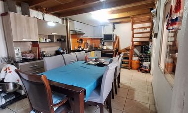 VENTA  DE CASA AMPLIADA, REGULARIZADA Y CON PANELES SOLARES