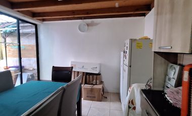 VENTA  DE CASA AMPLIADA, REGULARIZADA Y CON PANELES SOLARES