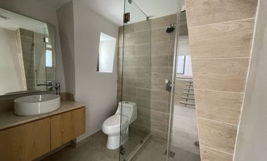 Casa en venta totalmente remodelada y actualizada en La Herradura