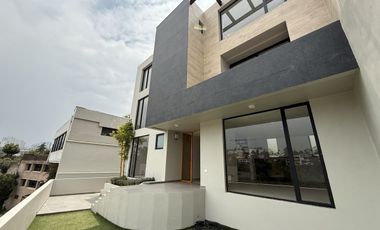 Casa en venta totalmente remodelada y actualizada en La Herradura