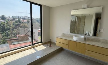 Casa en venta totalmente remodelada y actualizada en La Herradura