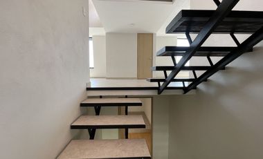 Casa en venta totalmente remodelada y actualizada en La Herradura