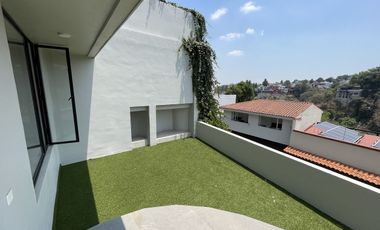 Casa en venta totalmente remodelada y actualizada en La Herradura