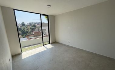 Casa en venta totalmente remodelada y actualizada en La Herradura