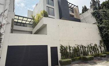 Casa en venta totalmente remodelada y actualizada en La Herradura