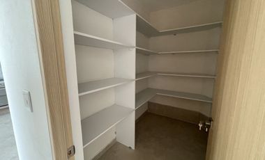Casa en venta totalmente remodelada y actualizada en La Herradura