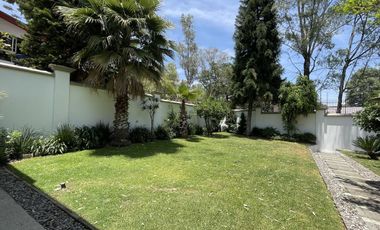 Residencia única en la Herradura – doble terreno, jardín plano, gimnasio y suite