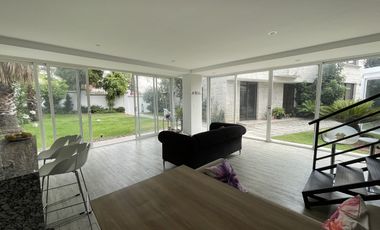 Residencia única en la Herradura – doble terreno, jardín plano, gimnasio y suite