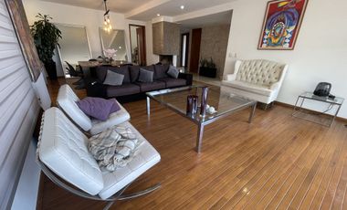Residencia única en la Herradura – doble terreno, jardín plano, gimnasio y suite