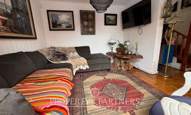 Casa Arriendo Año Corrido con Espectacular Vista Poniente