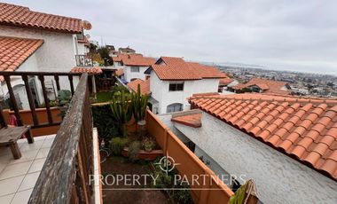 Casa Arriendo Año Corrido con Espectacular Vista Poniente