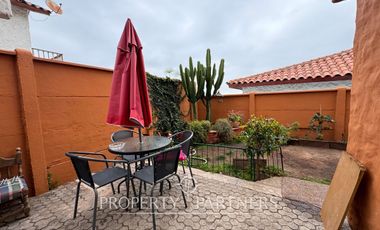 Casa Arriendo Año Corrido con Espectacular Vista Poniente