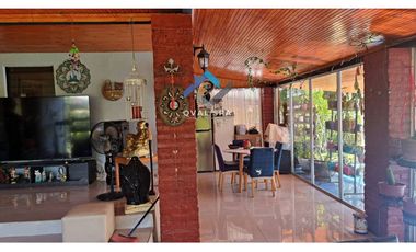 QVAL SPA Vende Hermosa Casa con piscina y 3 cabañas en Requinoa - VI Región