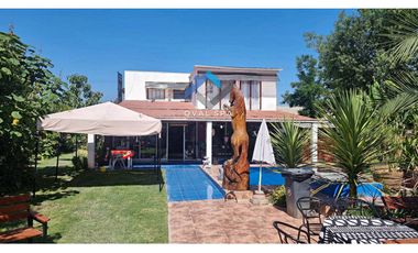 QVAL SPA Vende Hermosa Casa con piscina y 3 cabañas en Requinoa - VI Región