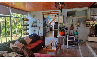 QVAL SPA Vende Hermosa Casa con piscina y 3 cabañas en Requinoa - VI Región