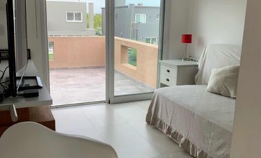 Casa en alquiler Amoblada con 3 habitaciones en Araucarias Puertos del Lago