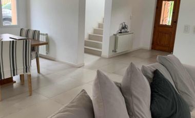 Casa en alquiler Amoblada con 3 habitaciones en Araucarias Puertos del Lago