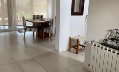 Casa en alquiler Amoblada con 3 habitaciones en Araucarias Puertos del Lago
