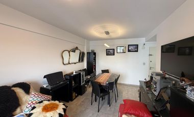 Alquiler departamento 2 ambientes con balcón en Morón