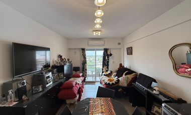 Alquiler departamento 2 ambientes con balcón en Morón