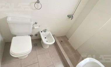 Departamento 2 ambientes en alquiler -  Cochera - Ituzaingó Centro