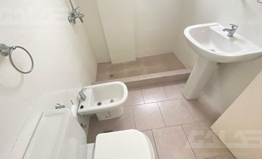 Departamento 2 ambientes en alquiler -  Cochera - Ituzaingó Centro