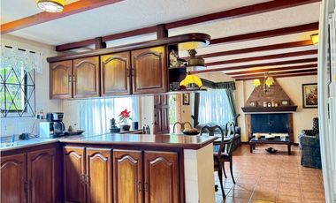 Arriendo Casa Cota 247 M2