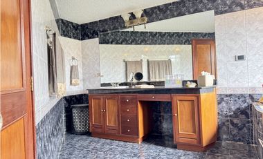 Arriendo Casa Cota 247 M2