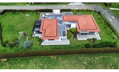 SE VENDE FINCA EN LA CEJA EN CONDOMINIO CERRADO SECTOR EL TAMBO[HO]