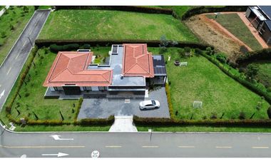 SE VENDE FINCA EN LA CEJA EN CONDOMINIO CERRADO SECTOR EL TAMBO[HO]