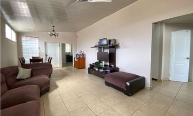 Casa Remodelada en VENTA en BRISAS DEL GOLF – LH
