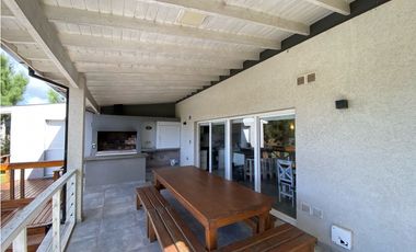 CASA EN VENTA EN COSTA ESMERALDA - DEPORTIVO 165