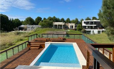 CASA EN VENTA EN COSTA ESMERALDA - DEPORTIVO 165