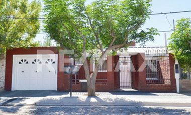 Casa en Venta 2 dorm. c/cochera + Duplex, Plottier