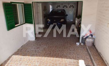 Casa en Venta 2 dorm. c/cochera + Duplex, Plottier