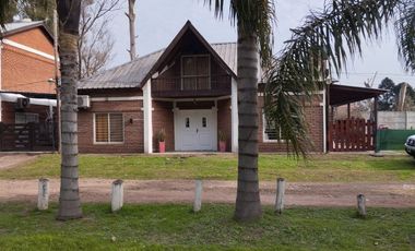 CASA 4 AMBIENTES BO. TIEMPO LIBRE FINANCIA PERMUTA