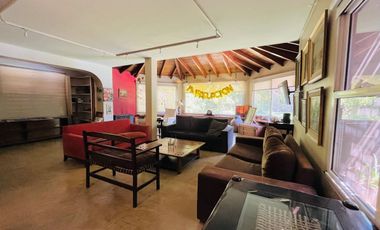 CASA CON PARQUE PILETA EN LOMAS DE SAN ISIDRO