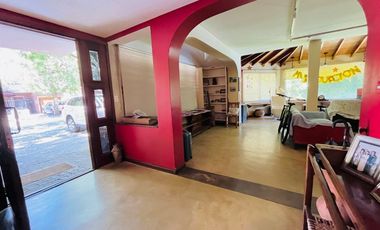 CASA CON PARQUE PILETA EN LOMAS DE SAN ISIDRO