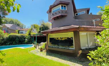 CASA CON PARQUE PILETA EN LOMAS DE SAN ISIDRO