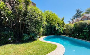 CASA CON PARQUE PILETA EN LOMAS DE SAN ISIDRO