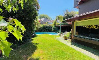 CASA CON PARQUE PILETA EN LOMAS DE SAN ISIDRO