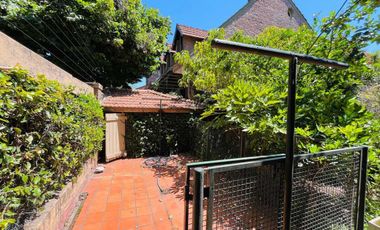 CASA CON PARQUE PILETA EN LOMAS DE SAN ISIDRO