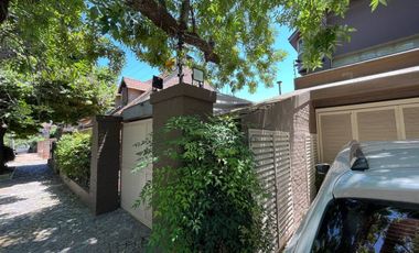 CASA CON PARQUE PILETA EN LOMAS DE SAN ISIDRO
