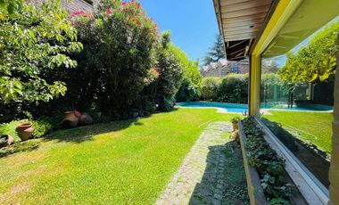 CASA CON PARQUE PILETA EN LOMAS DE SAN ISIDRO