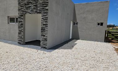 Casa en venta de 3 dormitorios c/ cochera en Santa Clara del Mar