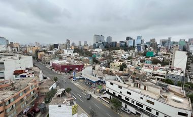 DPTO AMOBLADO Y EQUIPADO FINAMENTE  Y GRAN ESTACIONAMIENTO