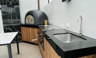 DPTO AMOBLADO Y EQUIPADO FINAMENTE  Y GRAN ESTACIONAMIENTO